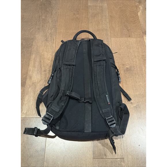 Victorinox Swiss Army Gear Black Backpack - Picture 2 of 4
